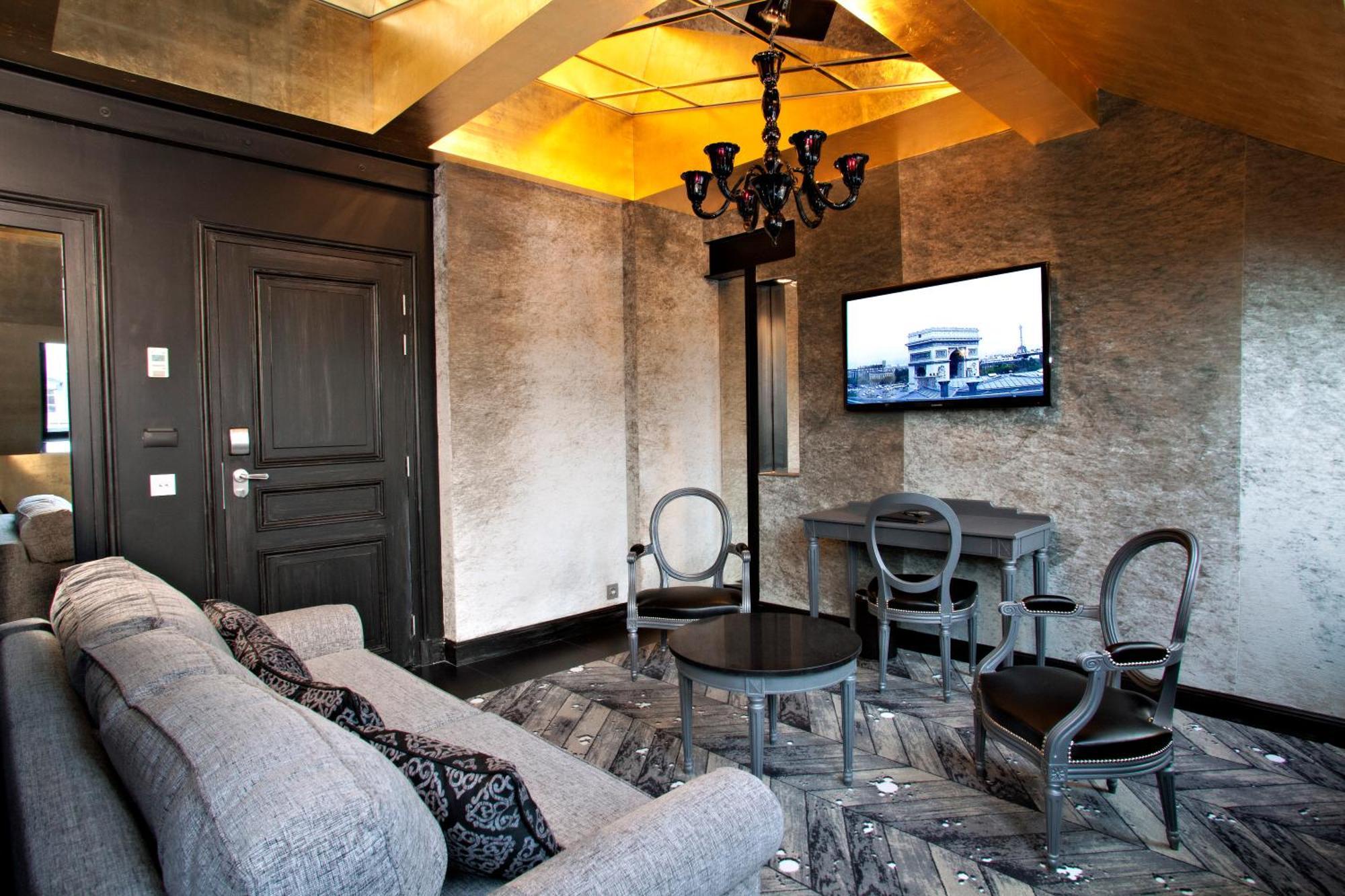 Champs-Elysées Suite,66753766:JPEG