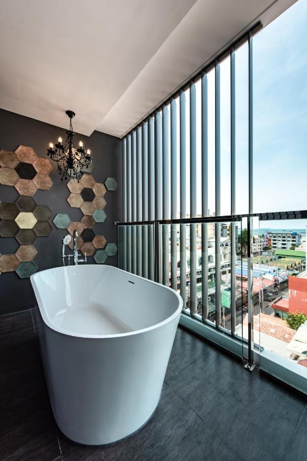 Deluxe Double Room with Sea View,1069870390:JPEG