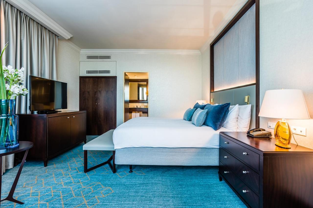 One-Bedroom Suite,1083799066:JPEG