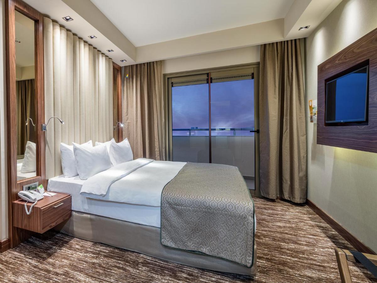 Standard Zimmer mit Queensize-Bett und Aussicht – oberste Etage