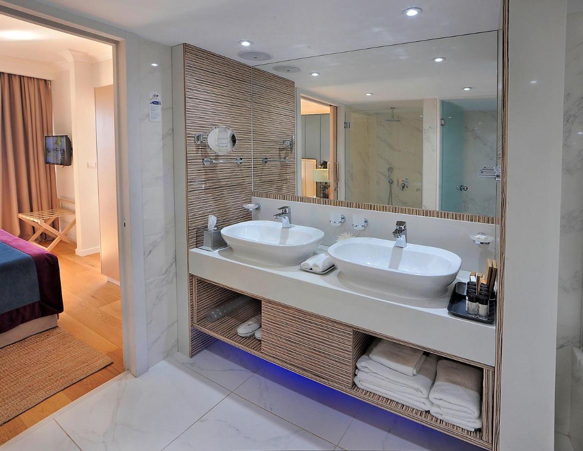 Junior Suite mit Pool- und Gartenblick