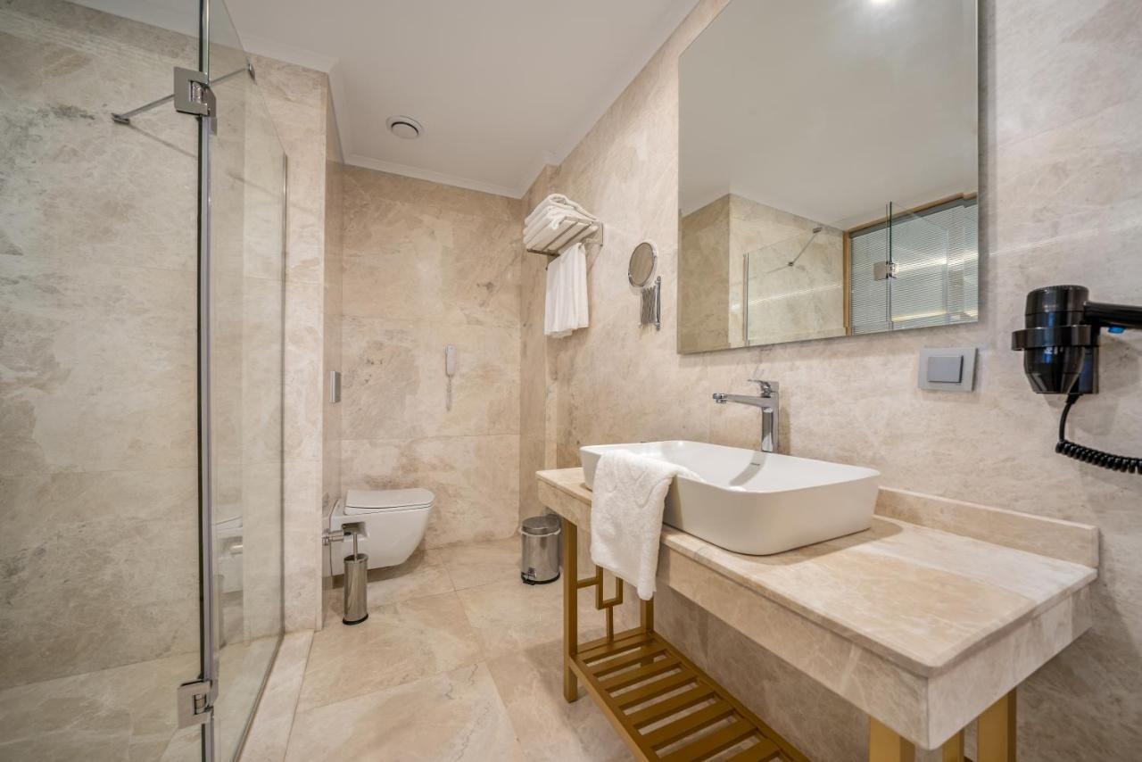 King Room with Balcony,1633085663:JPEG