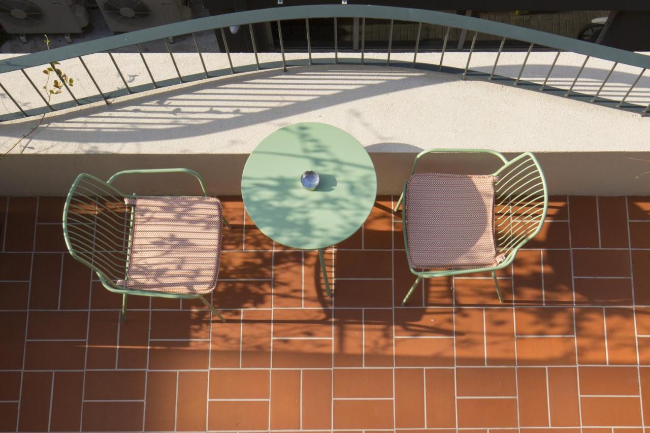 Doppel-/Zweibettzimmer mit Balkon