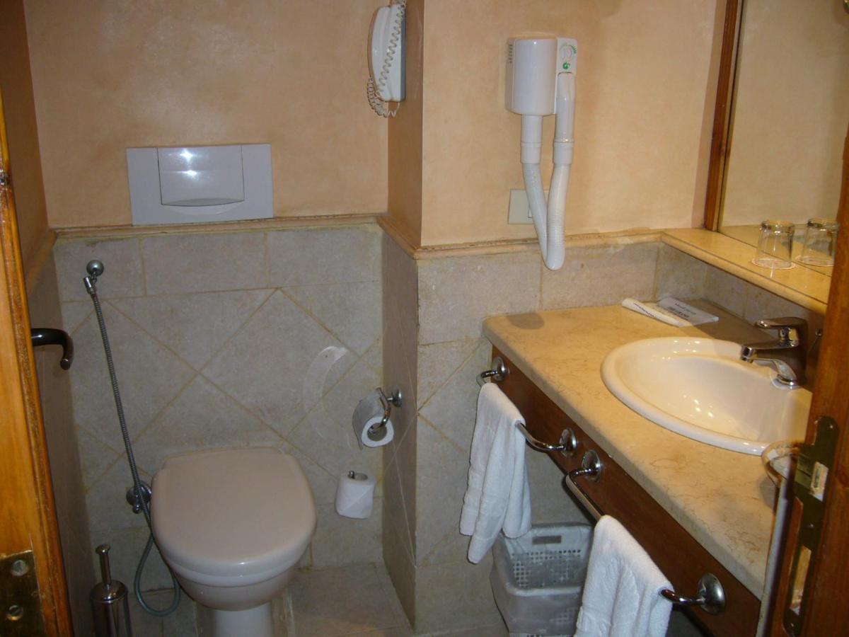 Deluxe Room,1405717391:JPEG