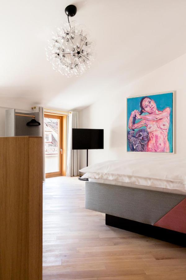 Studio,1319546203:JPEG