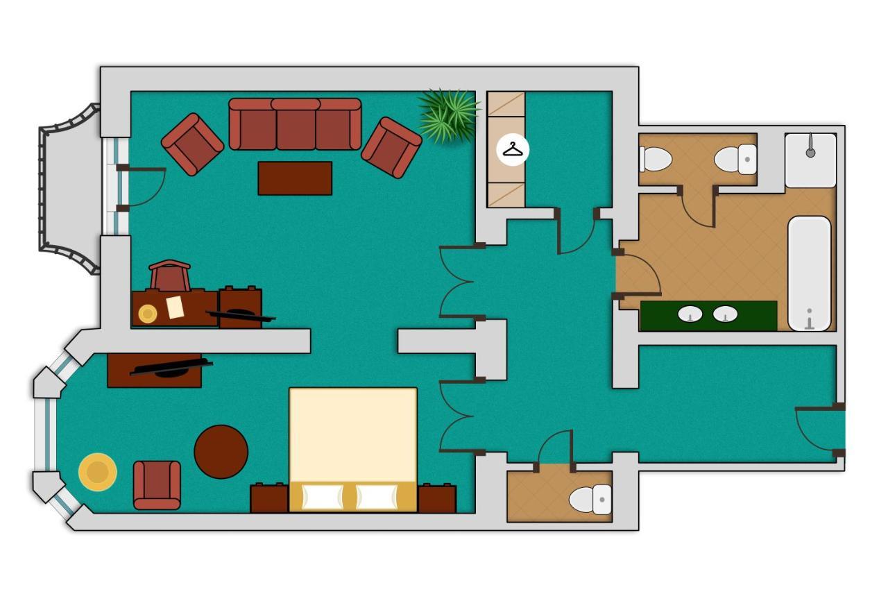 Deluxe Suite with Entry to Wellness