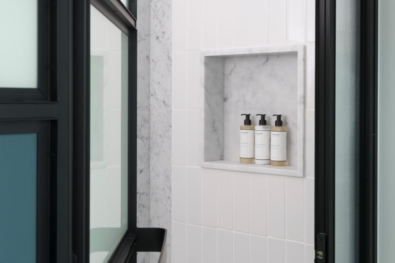 Essential Room,1284872713:JPEG