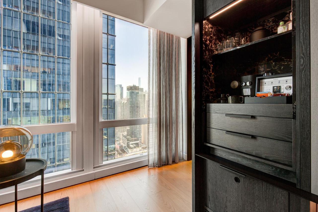 Deluxe Ecksuite mit 1 Schlafzimmer, Kingsize-Bett und Stadtblick
