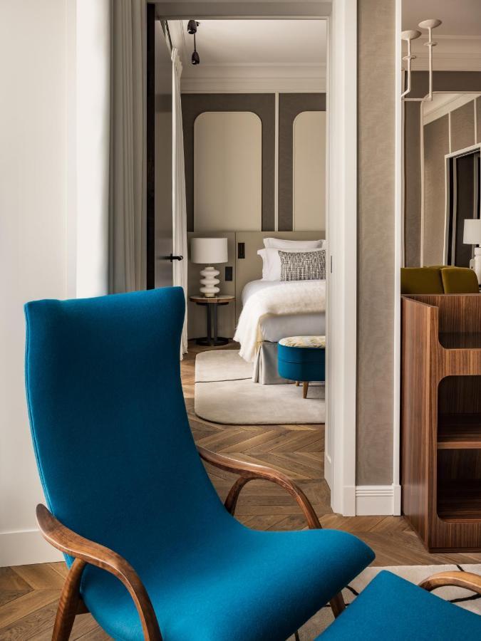 Suite,1206717418:JPEG