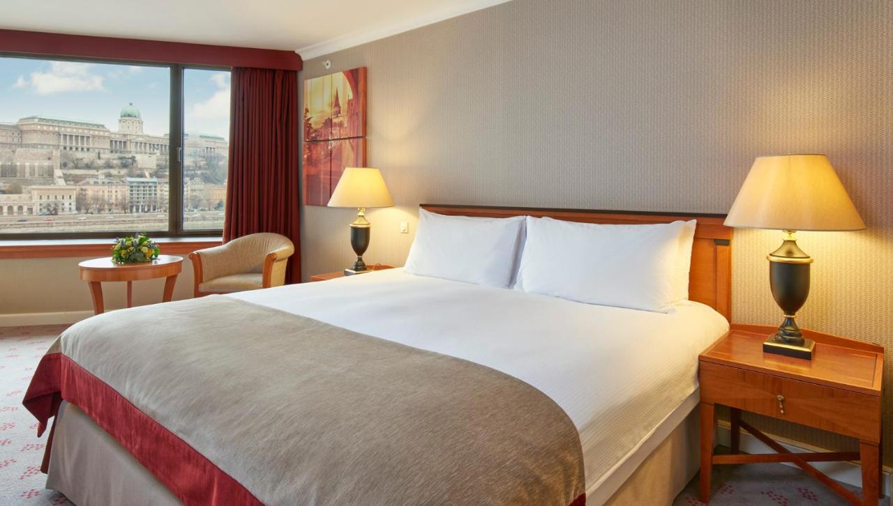 Premium Zimmer mit Kingsize-Bett und Flussblick