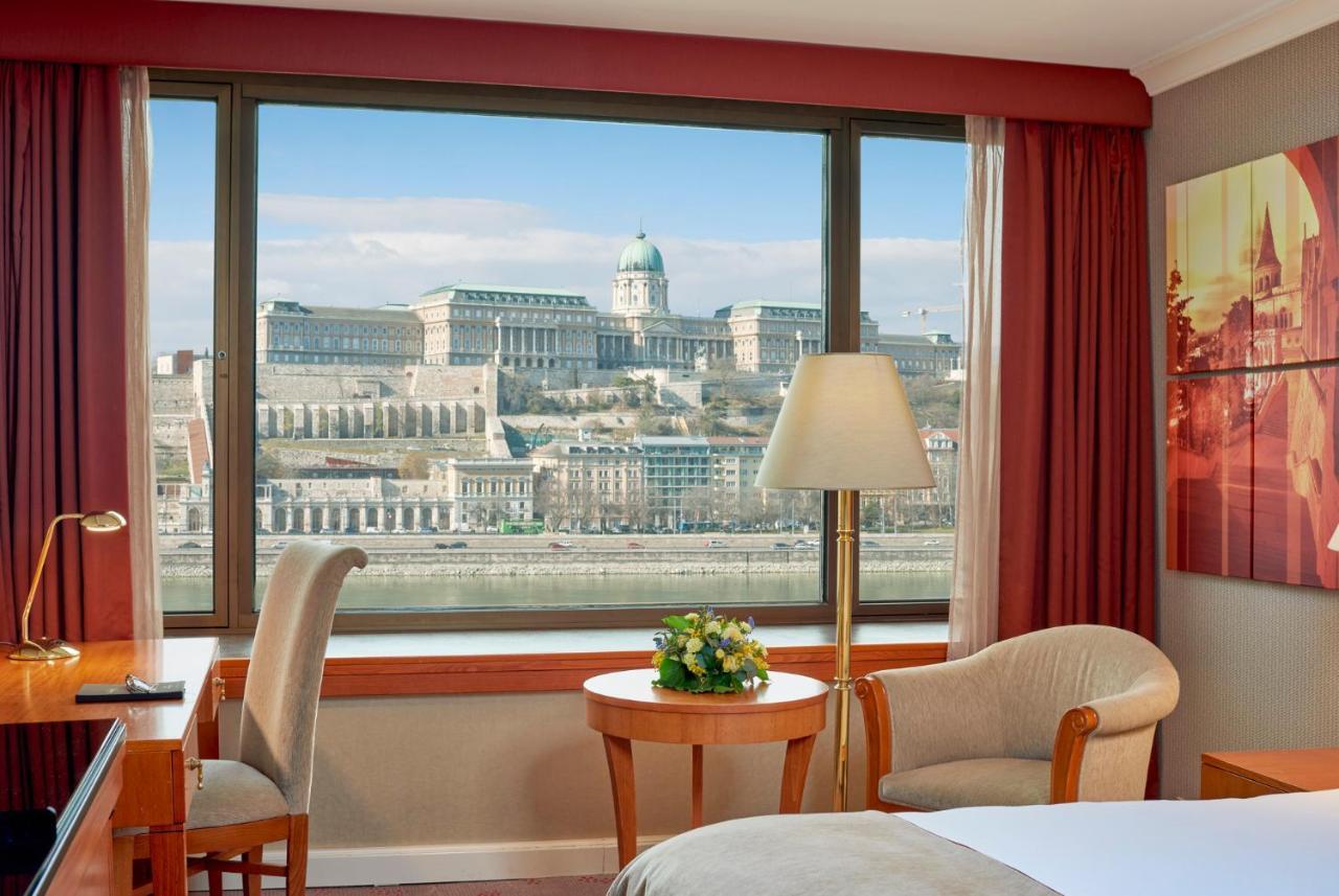 Classic Zimmer mit Queensize-Bett und Flussblick - Zugang zur Club Lounge