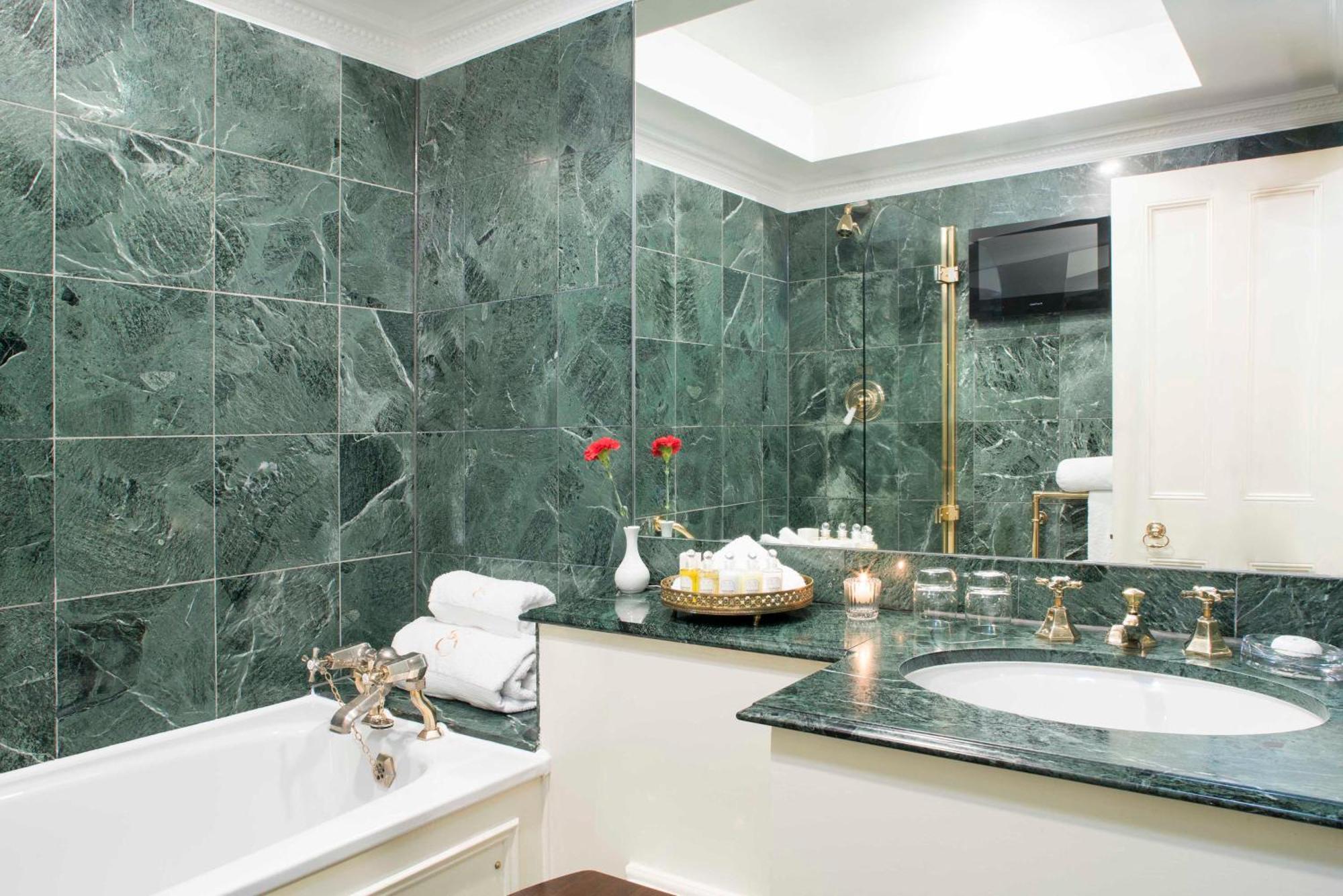 Deluxe Queen Room,1208731453:JPEG