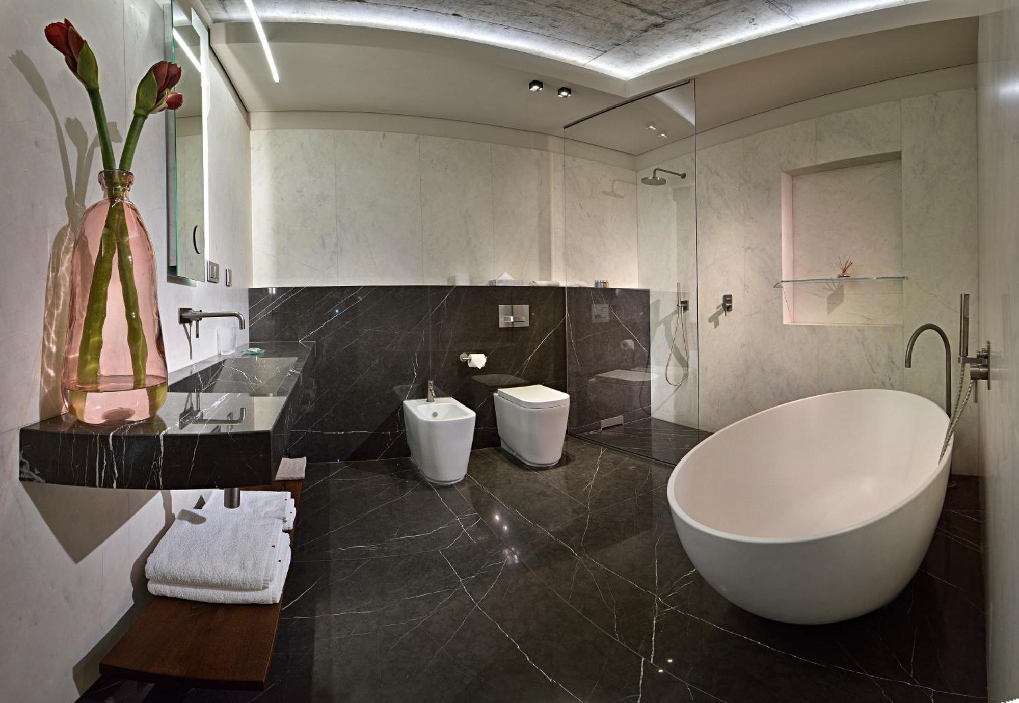 Twin Room,1756499610:JPEG