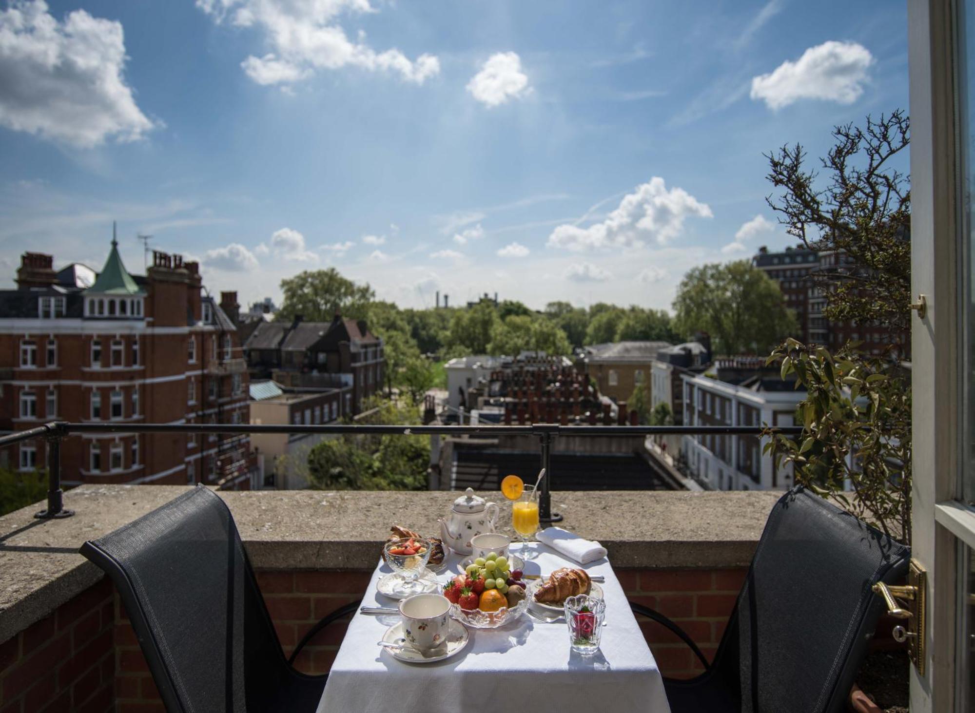 Deluxe Double Room with Balcony,1215338662:JPEG