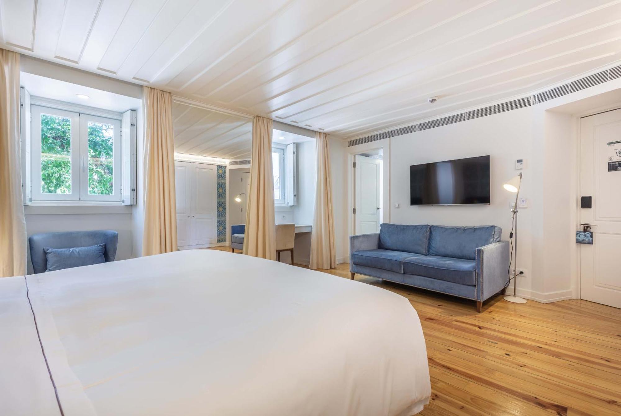 Superior King Room,1215845137:JPEG