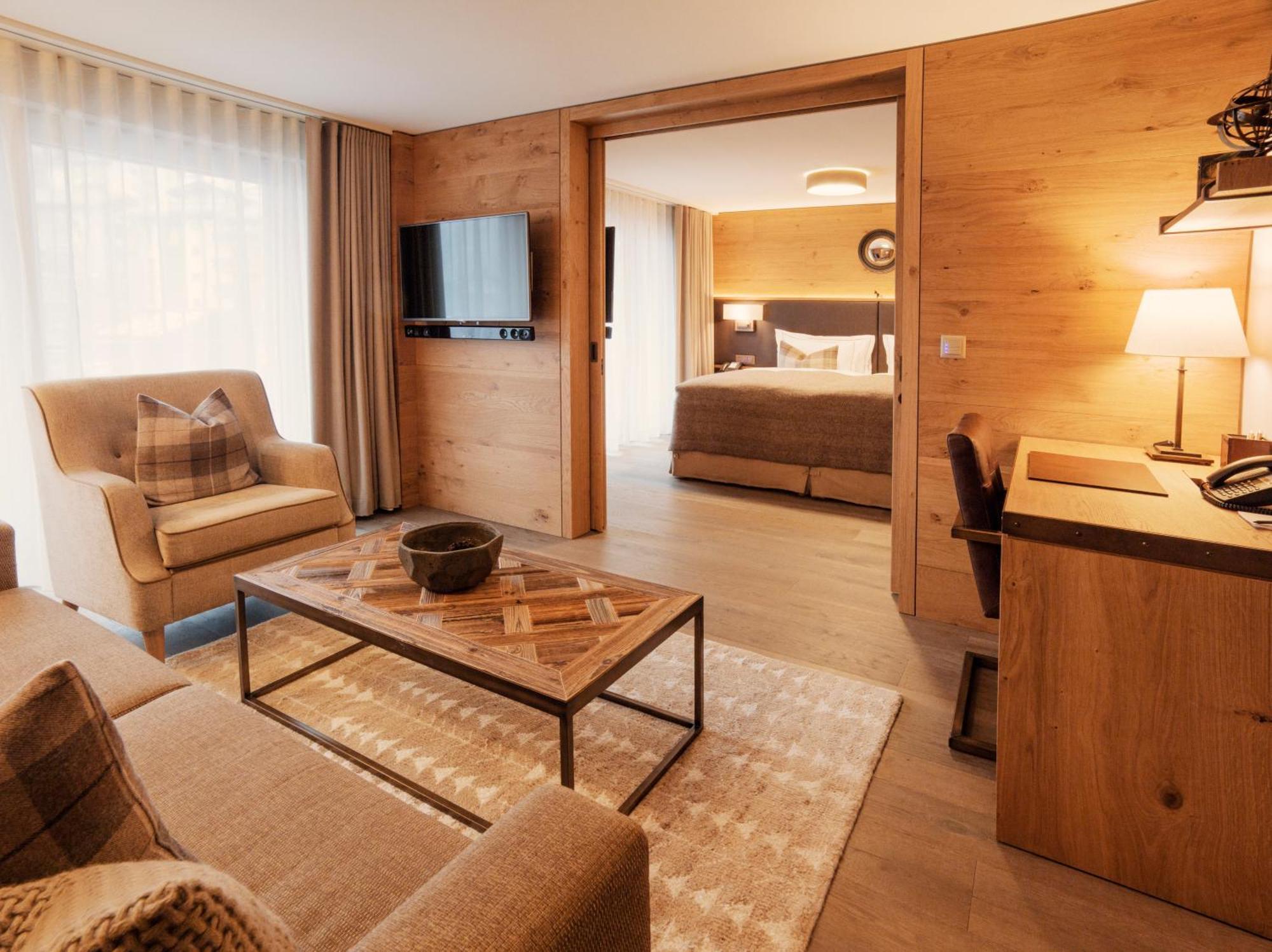 Signature Suite,558141249:JPEG