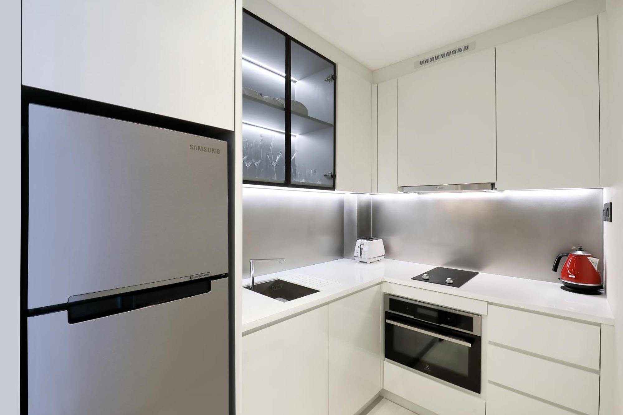 Studio Premier,1221040594:JPEG