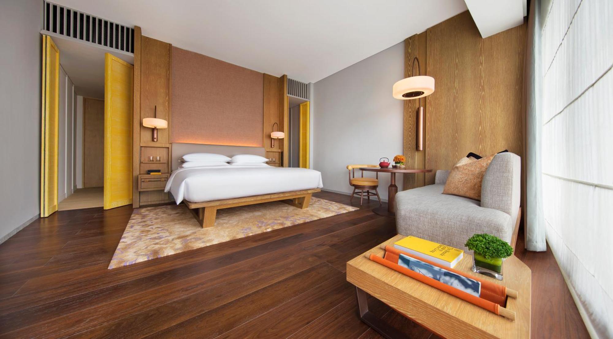 Zimmer mit Kingsize-Bett