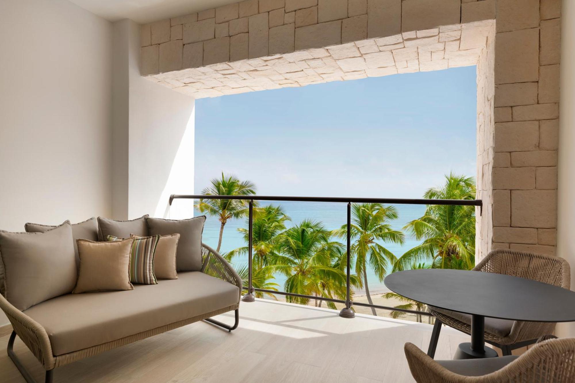 Oceanfront Club Junior Double Suite,1284058618:JPEG