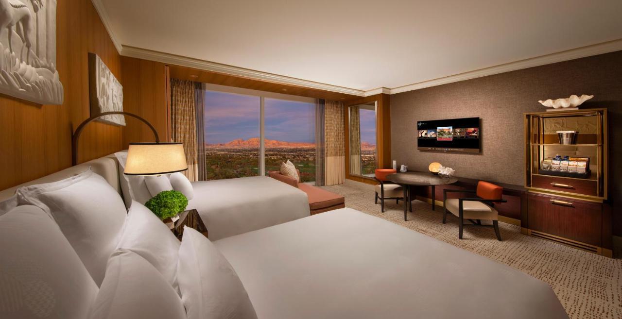 Wynn mit 2 Queensize-Betten und Panoramablick – Genießen Sie den täglichen Brunch zu zweit am Buffet