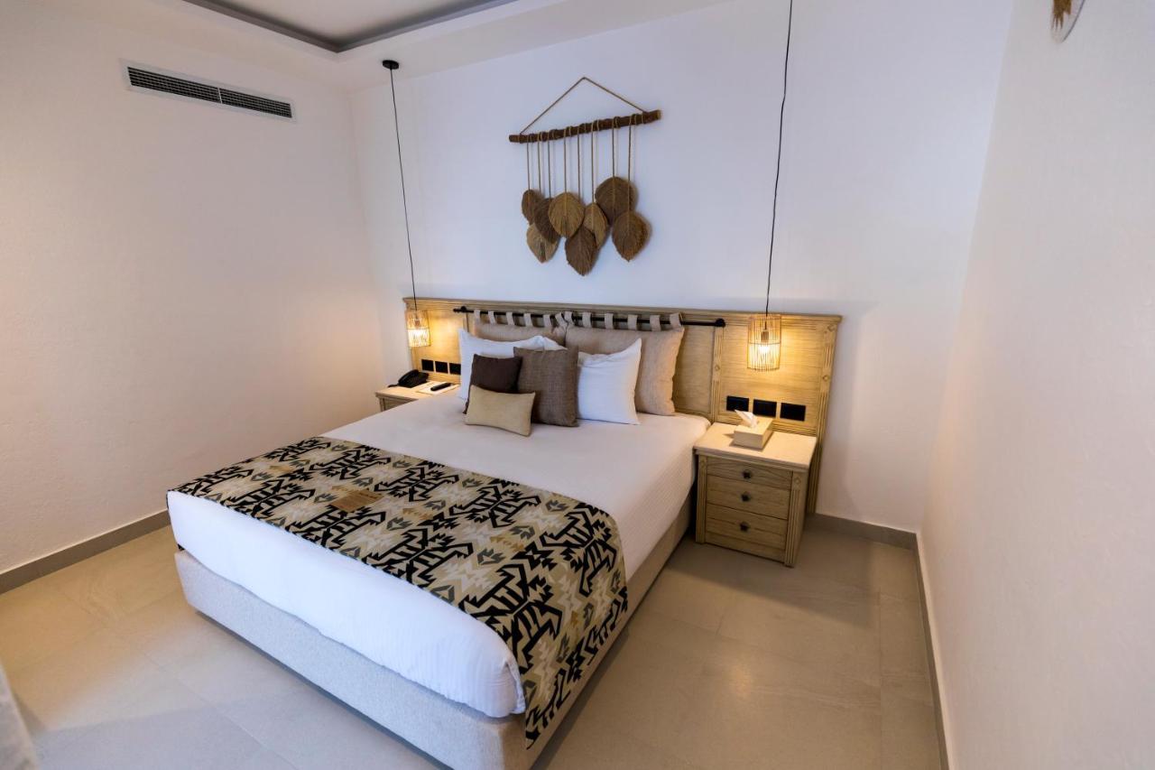 Junior Suite mit Whirlpool – Posh Club