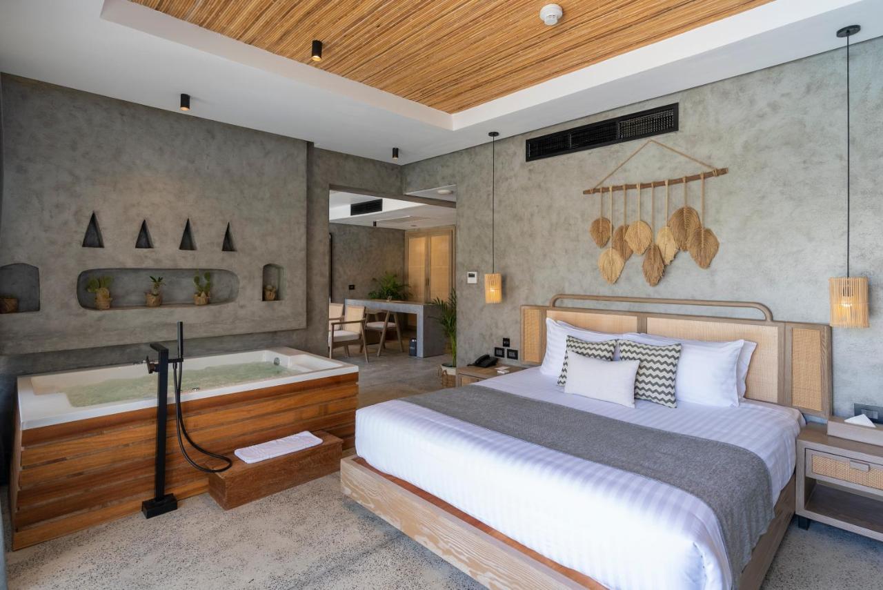 Suite Tucana mit Pool und Whirlpool – Posh Club