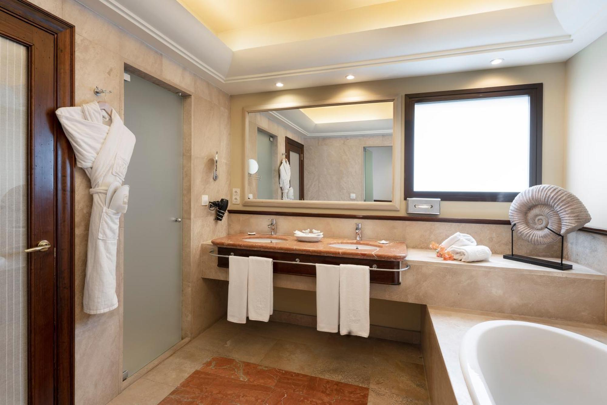 Superior Zimmer mit seitlichem Meerblick