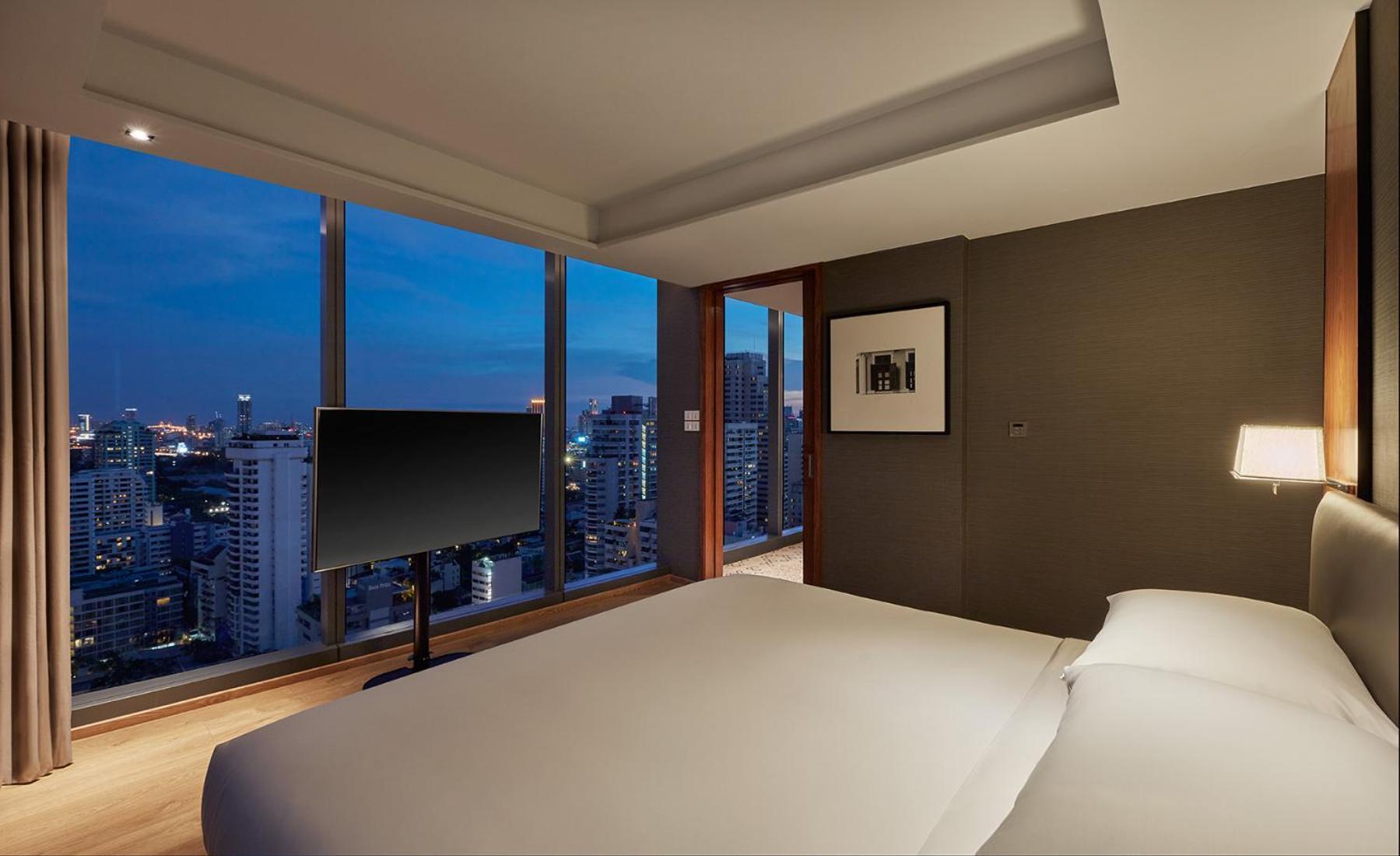 Regency Executive Suite mit Kingsize-Bett und Balkon