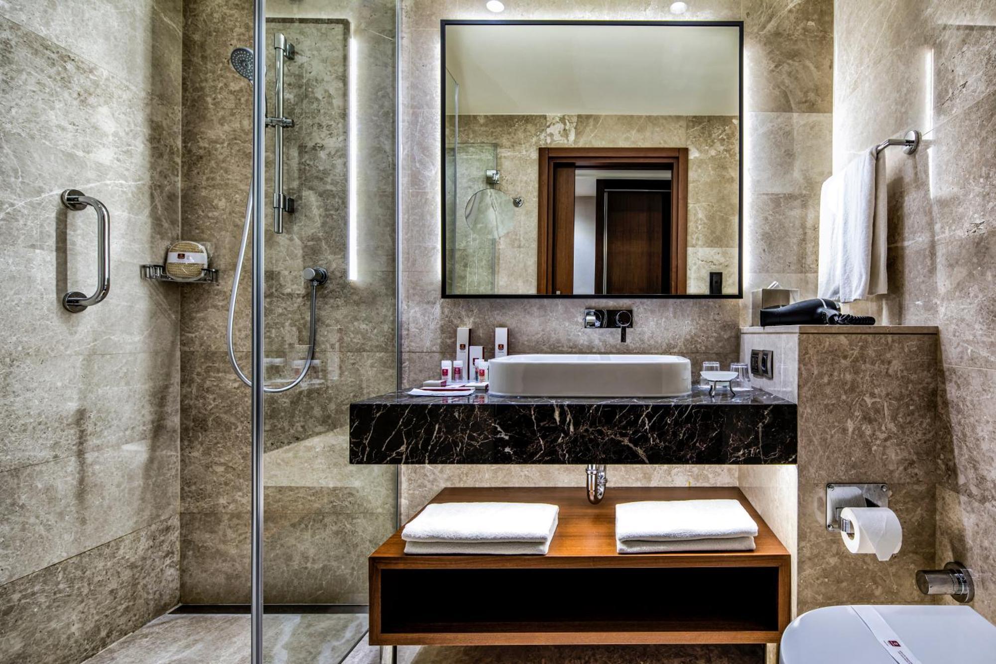 Superior Double or Twin Room City View