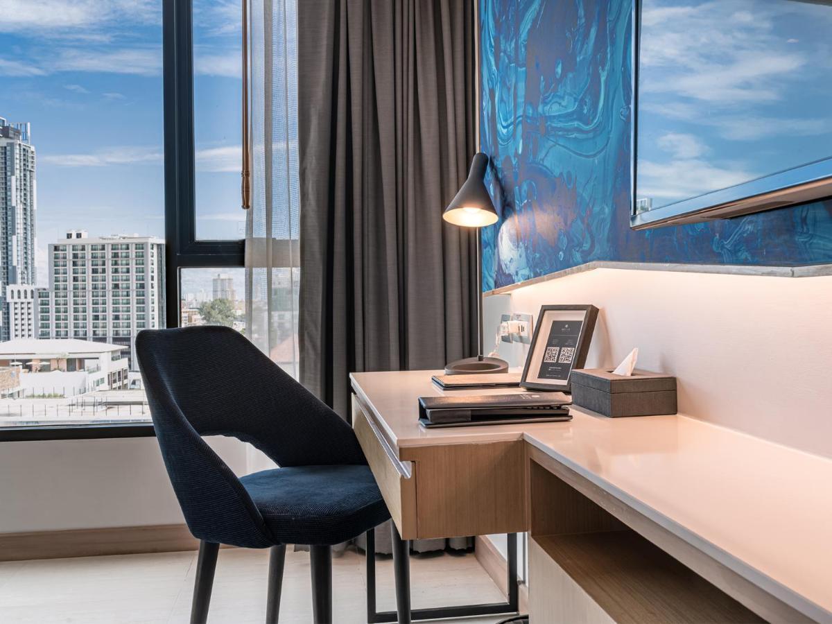 Deluxe Twin Room with City View