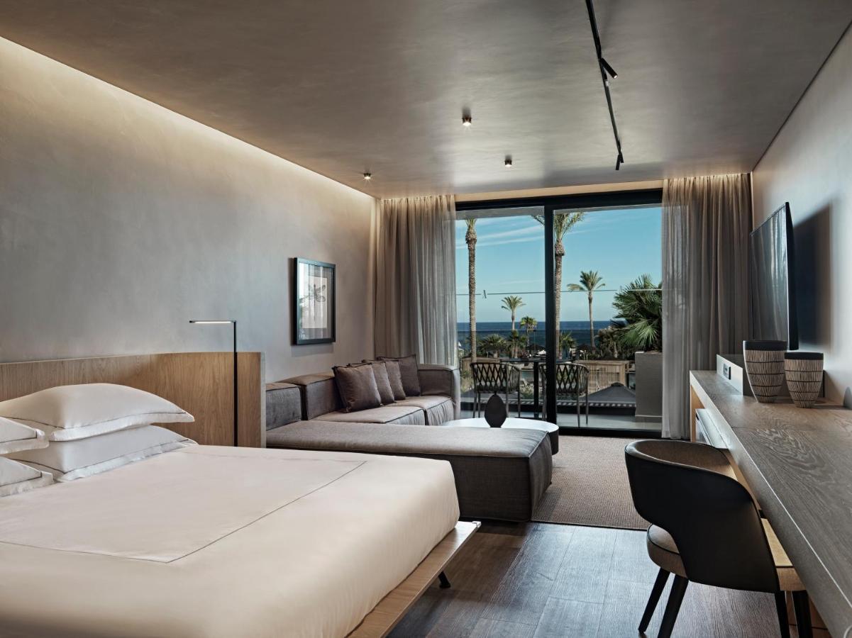Open Plan Suite Sea View,1589747633:JPEG