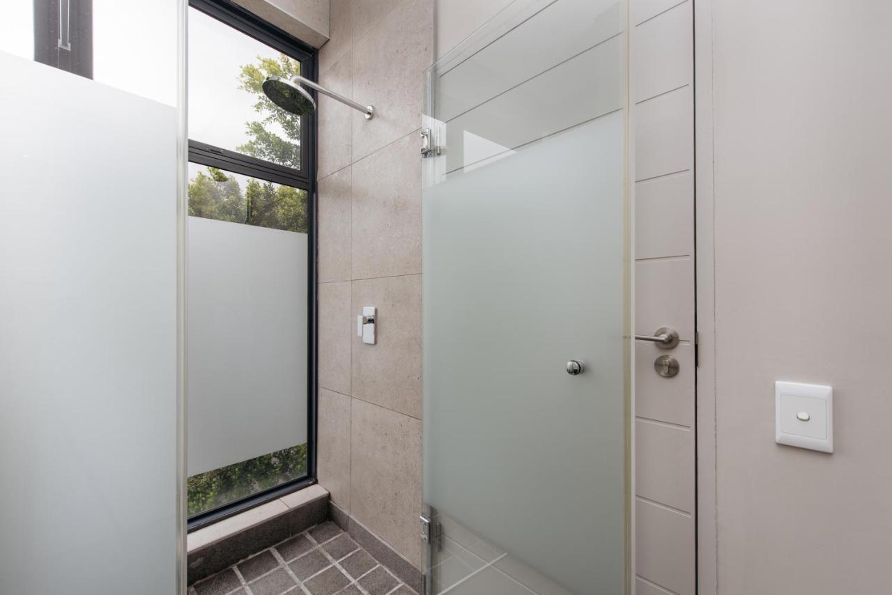 Double Room,1345972592:JPEG