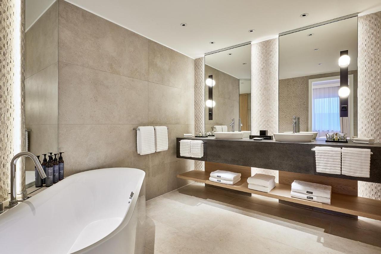 Präsidentensuite mit 2 Schlafzimmern und Zugang zur Club Lounge