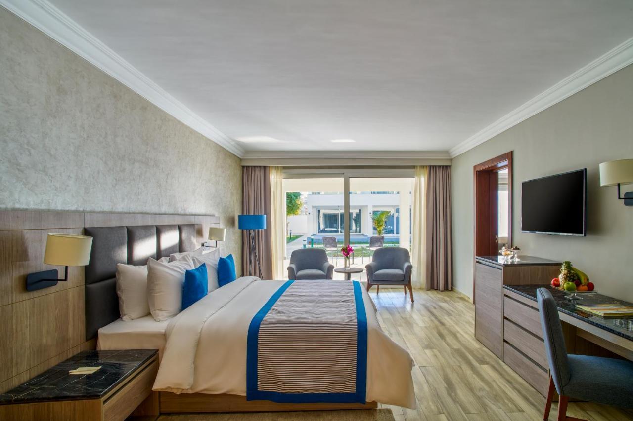 Executive Suite,1349431102:JPEG
