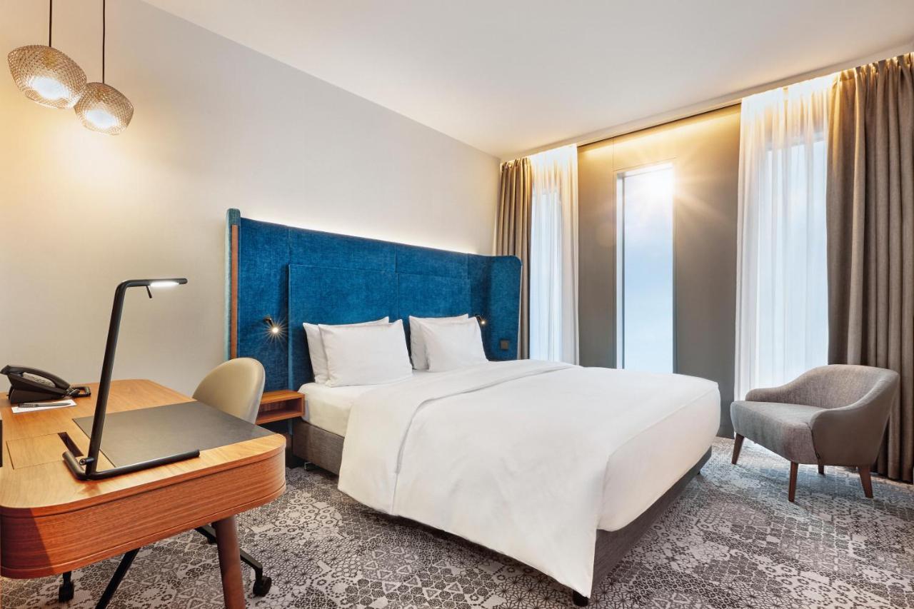 Superior King Room,779409534:JPEG