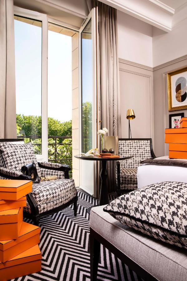 Deluxe Zimmer mit Blick auf den Eiffelturm