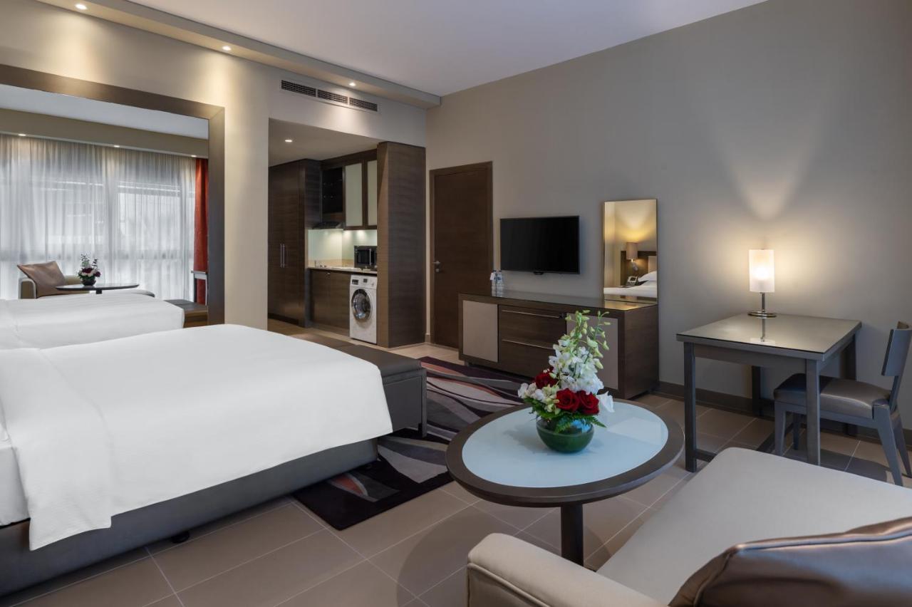 Spacious Studio - King Bed,1370372018:JPEG