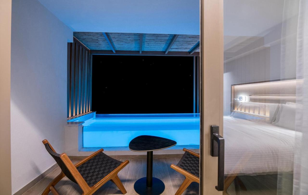 Dazzling Blue Sea View Heated Plunge Pool,1284105061:JPEG