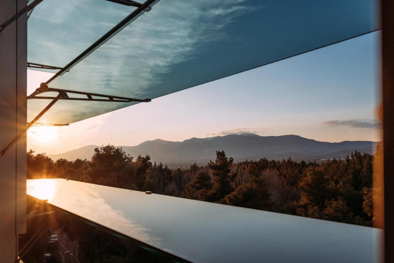 Executive Room with Mountain View,1380308957:JPEG