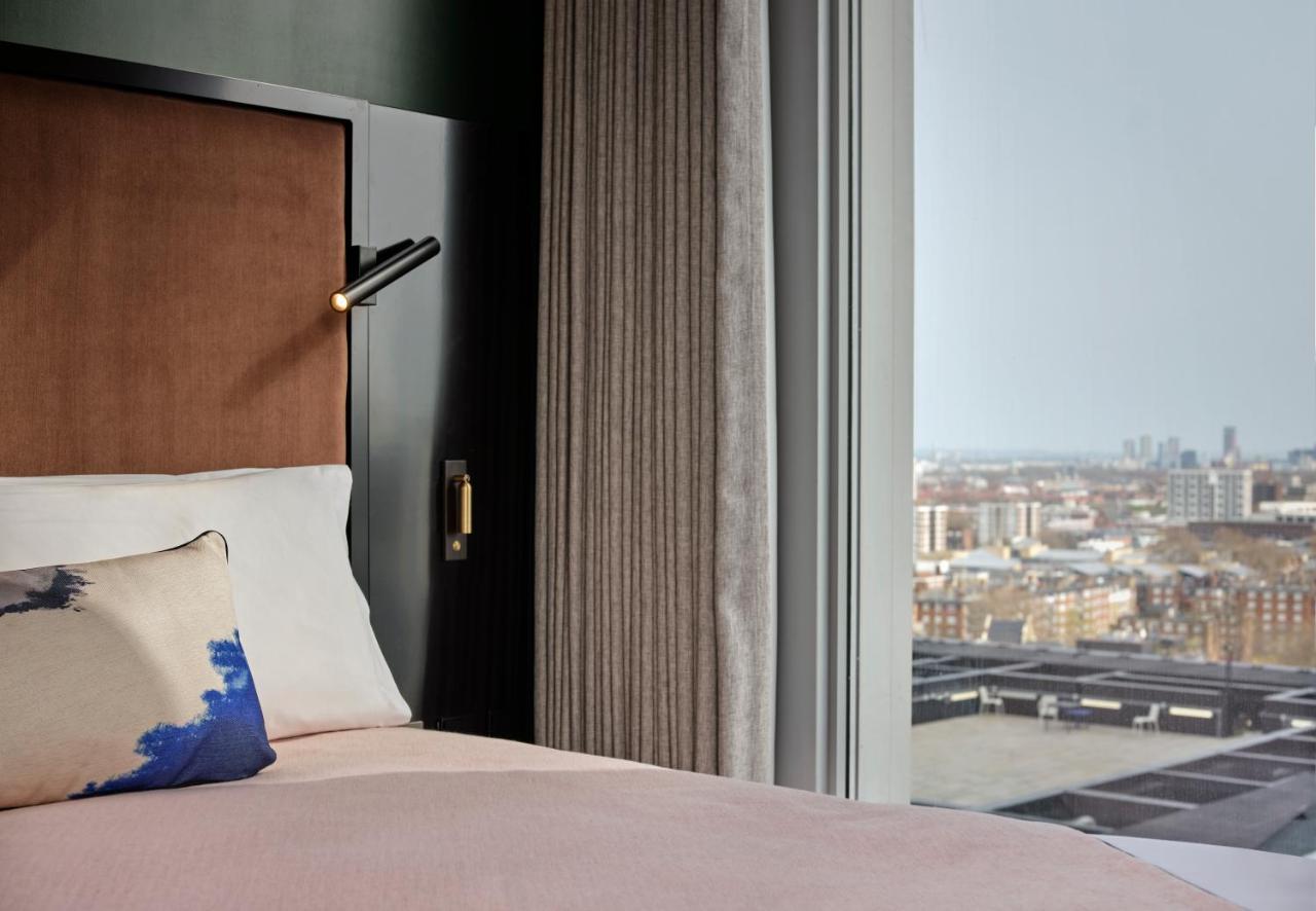 Sky High Double Guest room King or Queen Skyline view,1643178714:JPEG