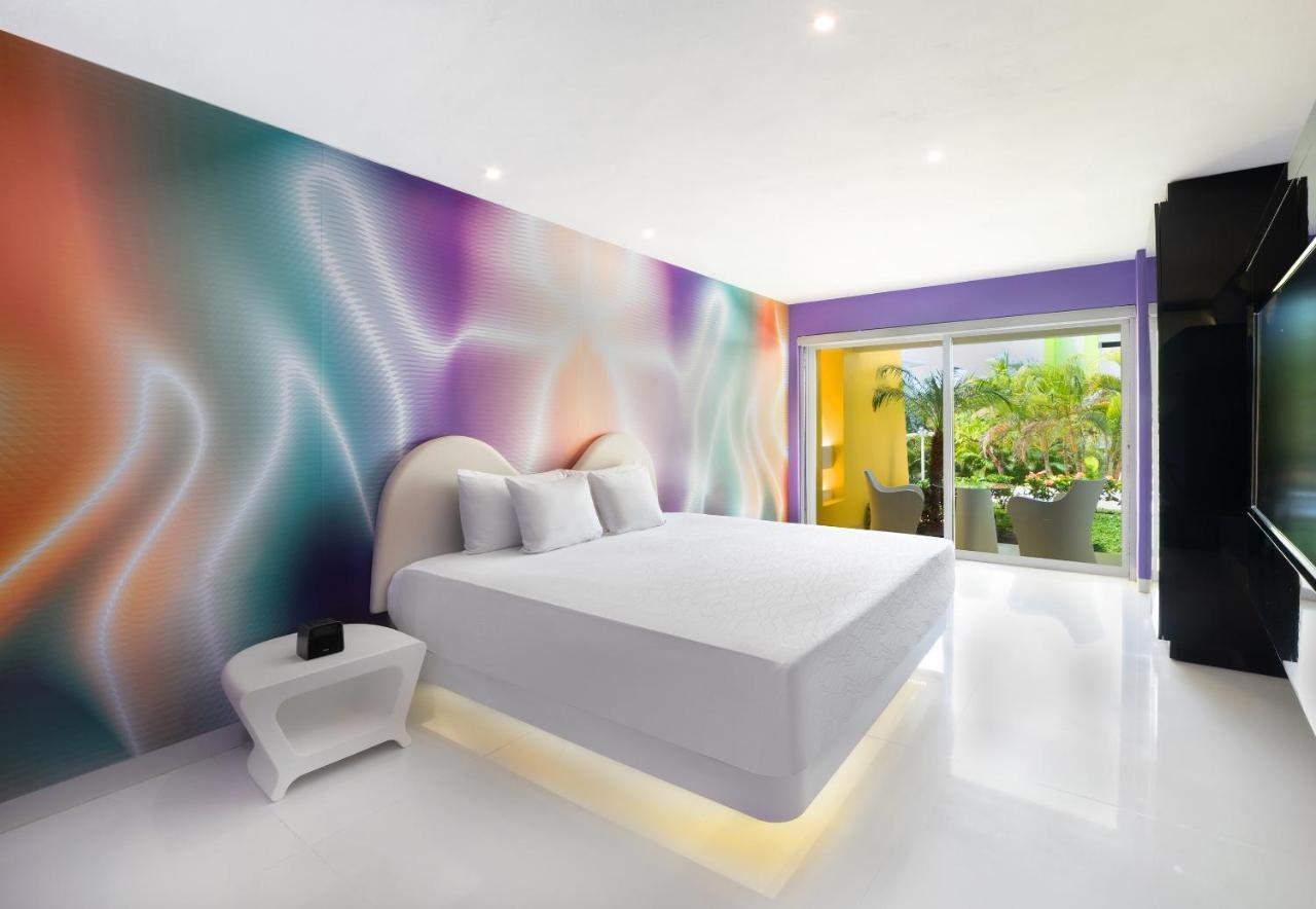 Zimmer Trendy Playful Experience mit Gartenblick