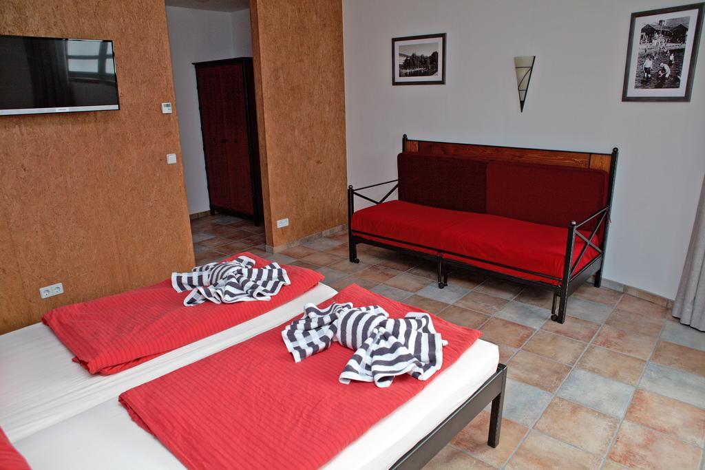 Familienzimmer (2-4 Erwachsene)