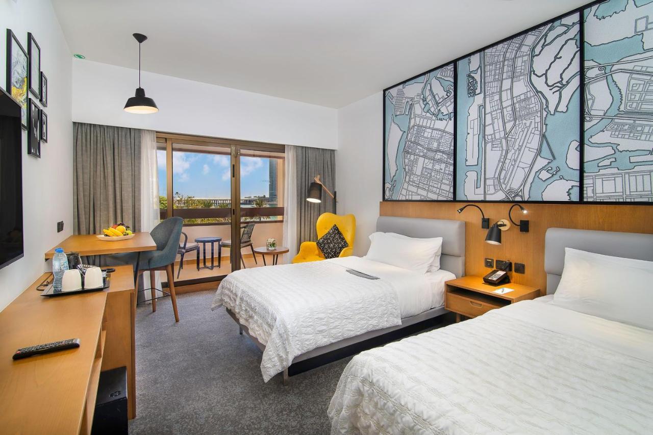 Club Zimmer mit Blick auf das Resort und Zugang zur Club-Lounge