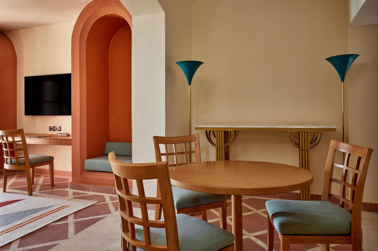 Executive Suite mit 1 Schlafzimmer, 1 Kingsize-Bett und Balkon