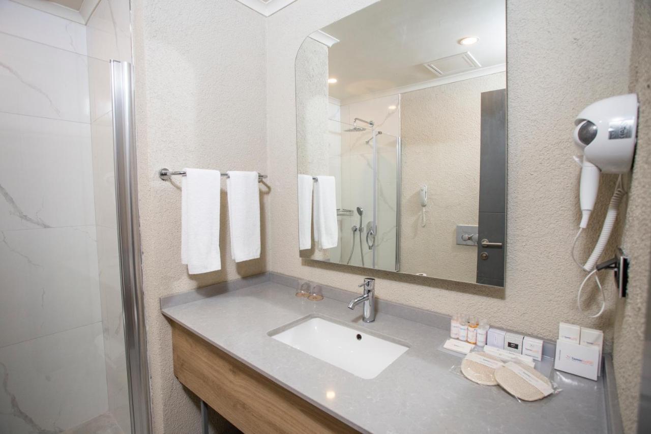 Superior Suite,1517919781:JPEG