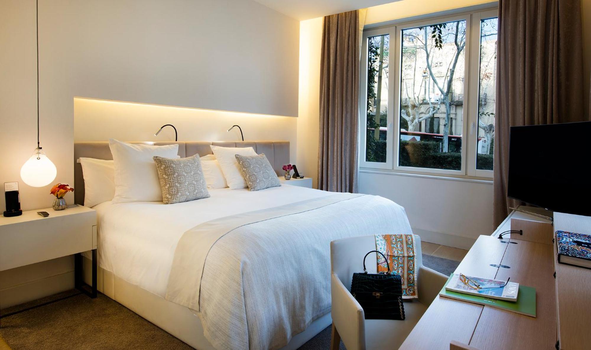 Deluxe Room (1 or 2 people),1431932437:JPEG