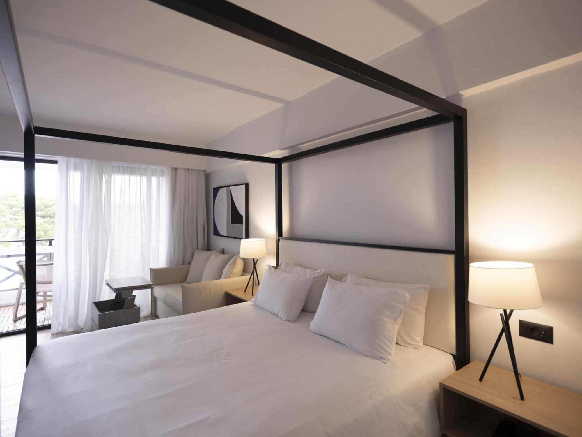 Double or Twin Room with Side Sea View,1312044901:JPEG