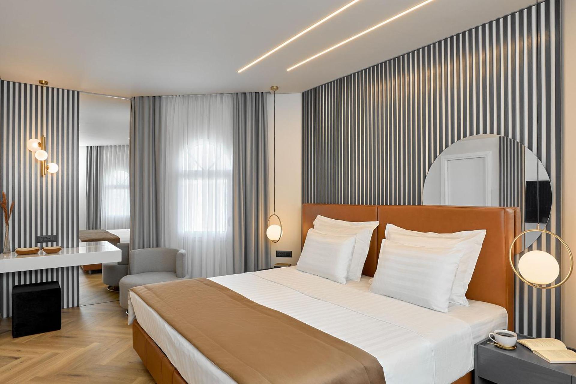 Deluxe Suite,1432244233:JPEG