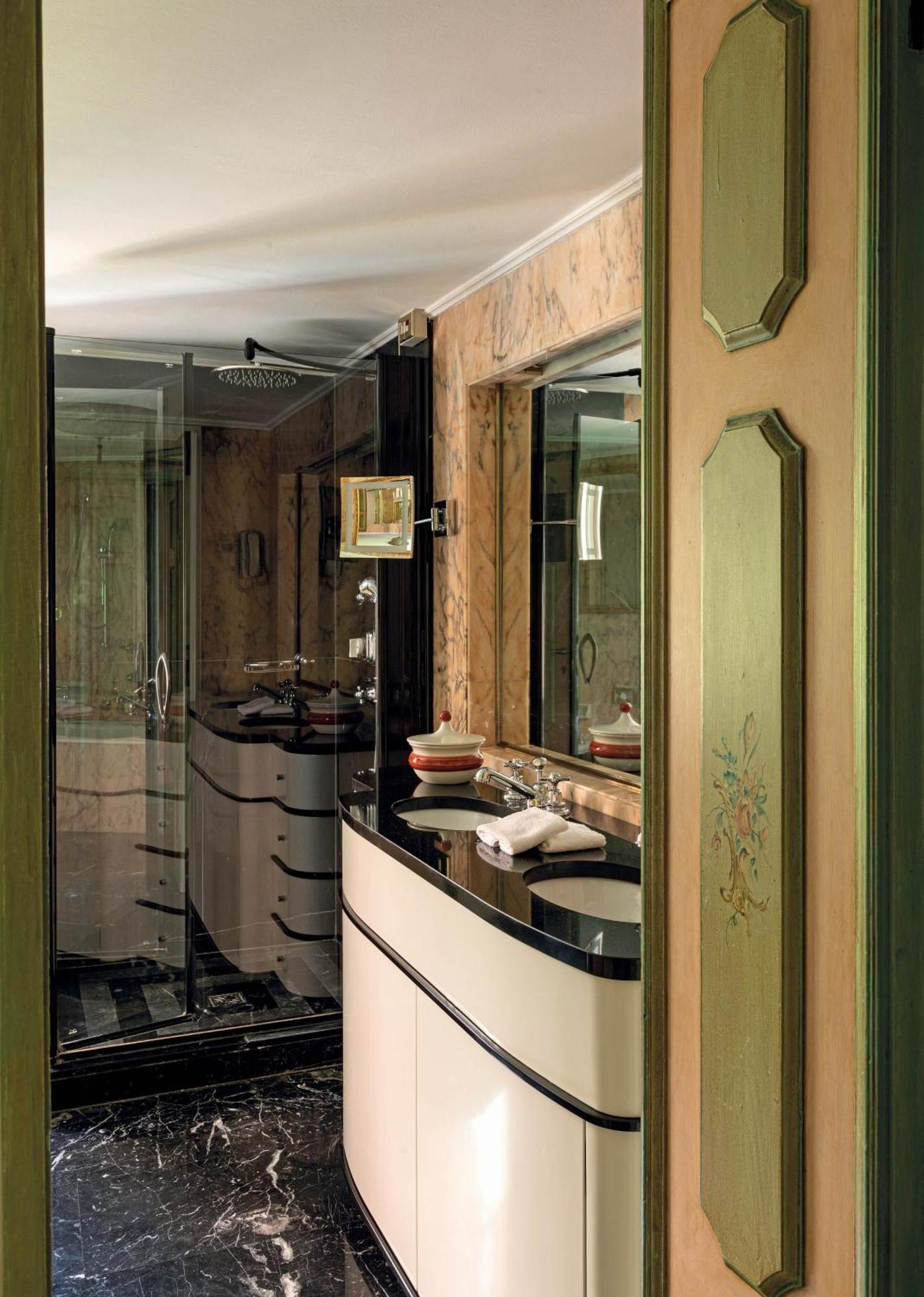 Signature Suite mit Blick auf historische Sehenswürdigkeit (Dogaressa)
