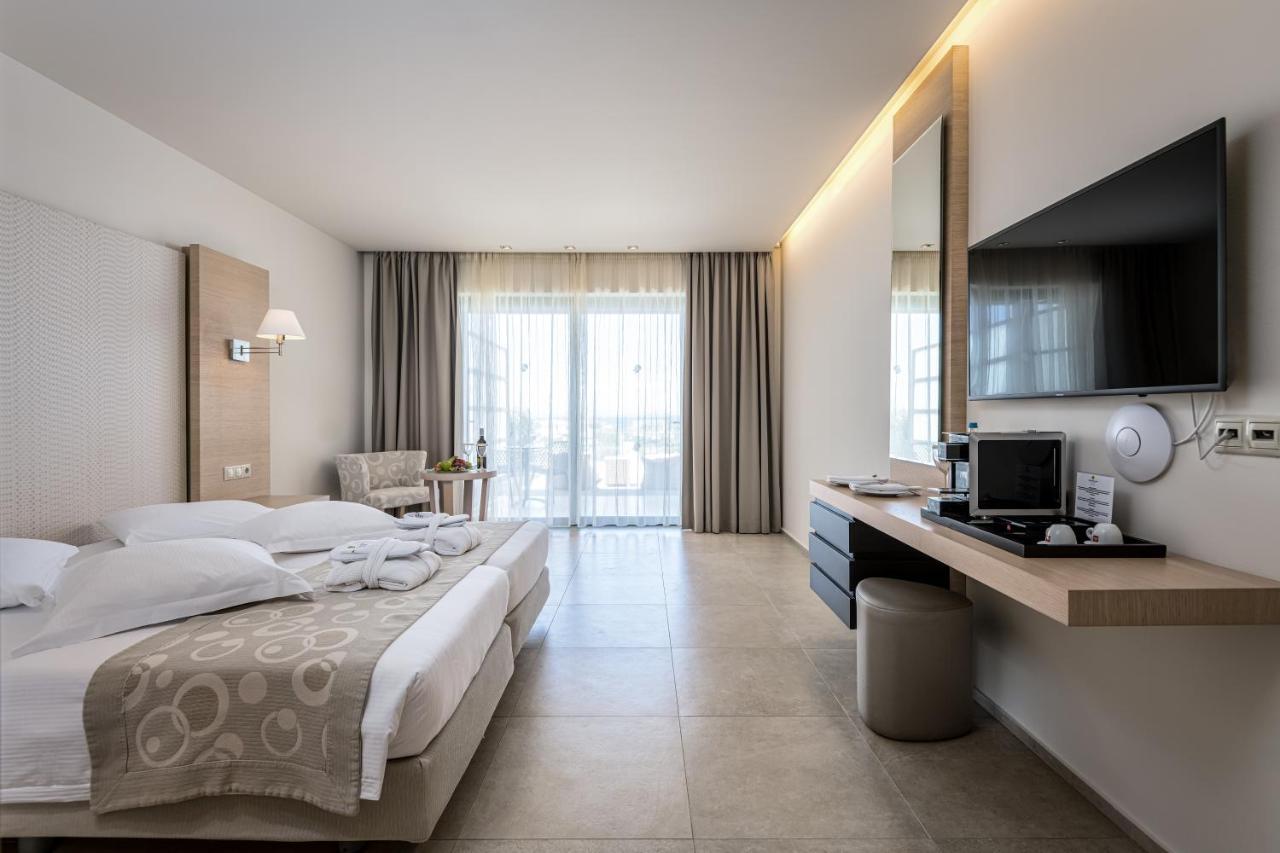 Doppelzimmer mit Meerblick und Whirlpool im Freien, 19+
